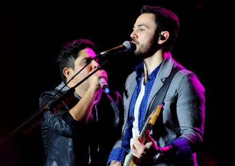  Gusttavo Lima,  Jorge & Mateus e Naldo Benny se reúnem em festival